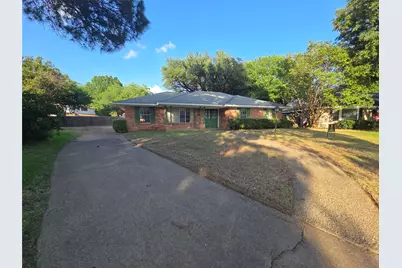 905 Glen Vista Drive N, Irving, TX 75061 - Photo 1