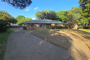 905 Glen Vista Dr N, Irving, TX 75061 - Photo 1