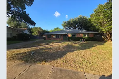 905 Glen Vista Drive N, Irving, TX 75061 - Photo 2