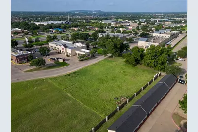 1100 Crawford Avenue, Granbury, TX 76048 - Photo 16