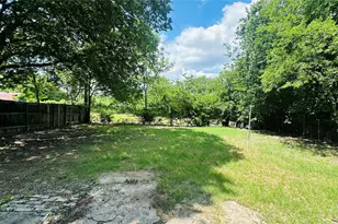 914 Clark Trail, Grand Prairie, TX 75052 - Photo 2