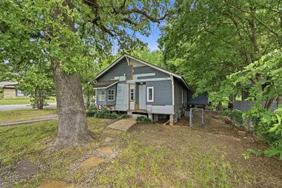 829 W Walker Street, Denison, TX 75020 - Photo 2