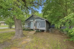 829 W Walker St, Denison, TX 75020 - Photo 2