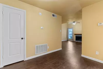5516 Boca Raton Boulevard #310, Fort Worth, TX 76112 - Photo 4