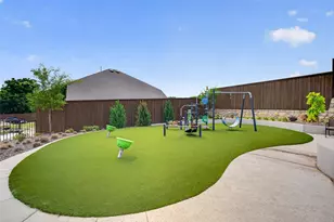 9348 Charlie Ln, Dallas, TX 75238 - Photo 12
