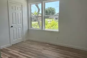 106 E Miller St, Whitewright, TX 75491 - Photo 16