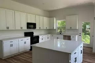 106 E Miller St, Whitewright, TX 75491 - Photo 1