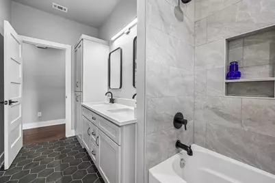 116 E Bexar Street, Mabank, TX 75147 - Photo 12