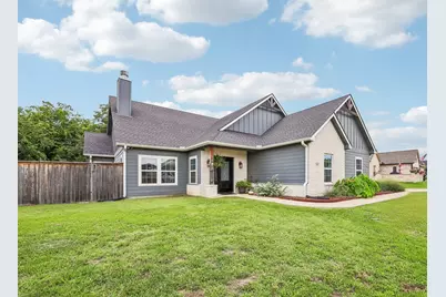 116 E Bexar Street, Mabank, TX 75147 - Photo 2
