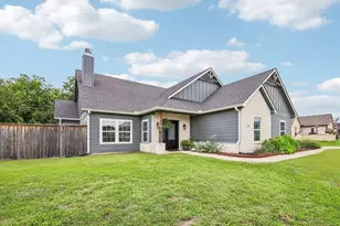 116 E Bexar St, Mabank, TX 75147 - Photo 2
