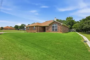 3910 View Point Dr, Granbury, TX 76048 - Photo 28