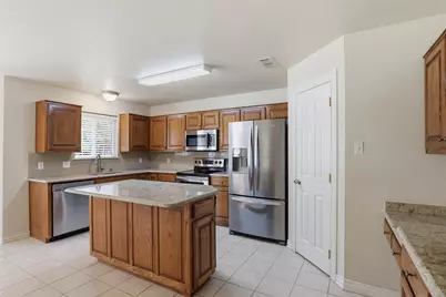 3910 View Point Drive, Granbury, TX 76048 - Photo 10