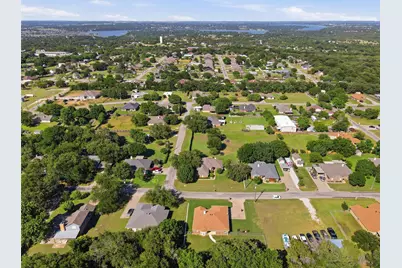 3910 View Point Drive, Granbury, TX 76048 - Photo 32