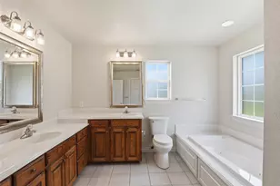 3910 View Point Dr, Granbury, TX 76048 - Photo 14
