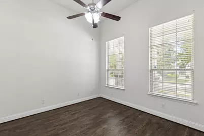 400 Warwick Boulevard, Lewisville, TX 75056 - Photo 8