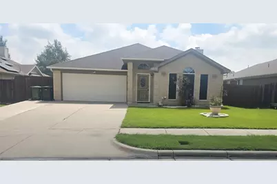 5905 Rising Meadow Drive, Arlington, TX 76018 - Photo 2