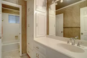 2923 Peninsula Dr, Grapevine, TX 76051 - Photo 20