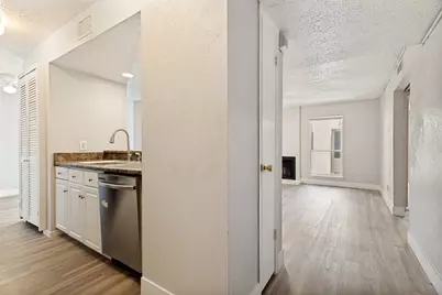 5522 Boca Raton Boulevard #404, Fort Worth, TX 76112 - Photo 2