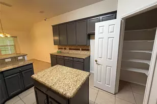 2117 Shorthorn Tr, Crowley, TX 76036 - Photo 8