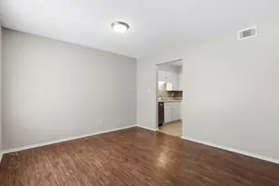 6811 Trail Lake Dr, Fort Worth, TX 76133 - Photo 10