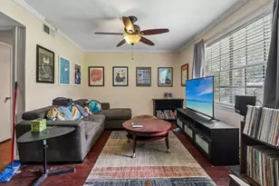 820 N Bowen Rd, Arlington, TX 76012 - Photo 12