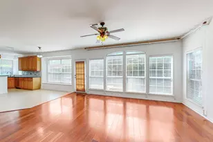 8609 Rugby Dr, Irving, TX 75063 - Photo 10