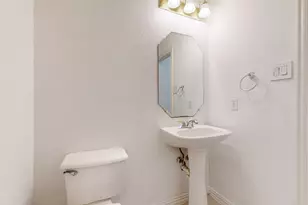 8609 Rugby Dr, Irving, TX 75063 - Photo 36