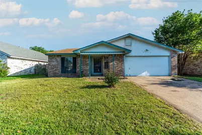 4716 Rose Of Sharon Lane, Fort Worth, TX 76137 - Photo 2