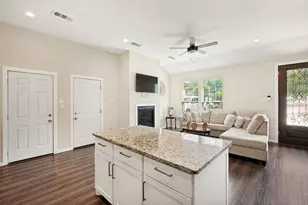 343 N Morris St, Gainesville, TX 76240 - Photo 4