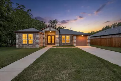 343 N Morris Street, Gainesville, TX 76240 - Photo 1