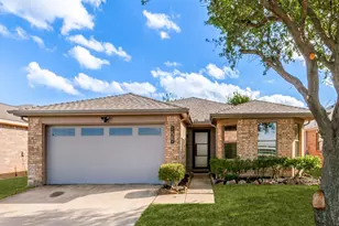 8716 Tumbleweed Dr, Cross Roads, TX 76227 - Photo 2