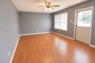 120 Juniper Dr, Palestine, TX 75803 - Photo 2