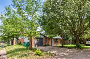 447 Vincent St, Cedar Hill, TX 75104 - Photo 2