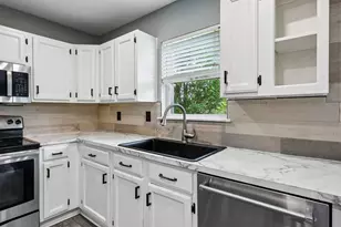 2033 Rose Hill Rd, Carrollton, TX 75007 - Photo 12