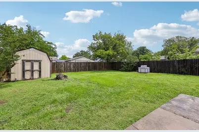 2033 Rose Hill Road, Carrollton, TX 75007 - Photo 30