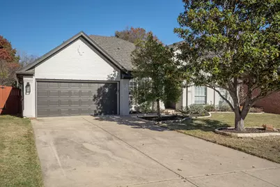2804 Woodhaven Drive, Grapevine, TX 76051 - Photo 2