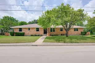 224 W Lanett Dr, DeSoto, TX 75115 - Photo 1