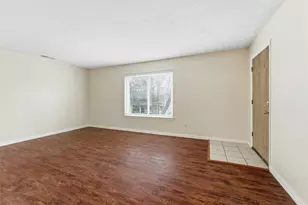 410 W Franklin St, Waxahachie, TX 75165 - Photo 4