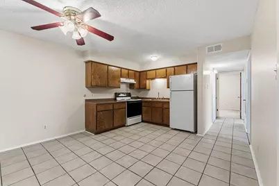 410 W Franklin Street #8, Waxahachie, TX 75165 - Photo 2