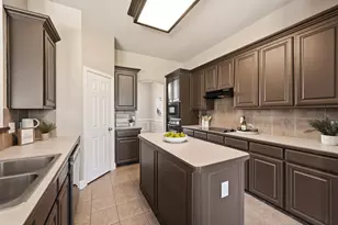 2717 Aston Meadows Dr, Haslet, TX 76052 - Photo 10