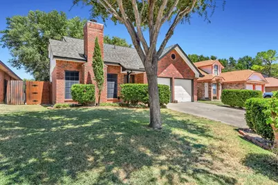 215 Ironbark Drive, Arlington, TX 76018 - Photo 4