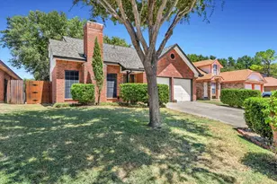 215 Ironbark Dr, Arlington, TX 76018 - Photo 4