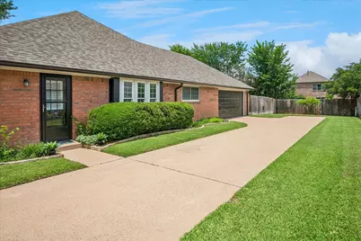3912 Brookside Drive, Bedford, TX 76021 - Photo 4