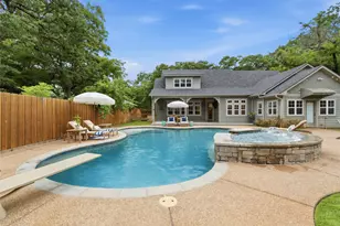 907 Cherry St, Graham, TX 76450 - Photo 2