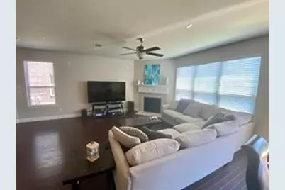 432 Hunt Drive, Lewisville, TX 75067 - Photo 2