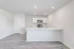 433 Coyote Creek Ct, Abilene, TX 79602 - Photo 2