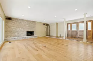 10115 Chesterton Dr, Dallas, TX 75238 - Photo 12