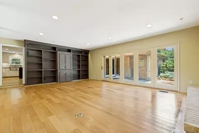 10115 Chesterton Drive, Dallas, TX 75238 - Photo 10
