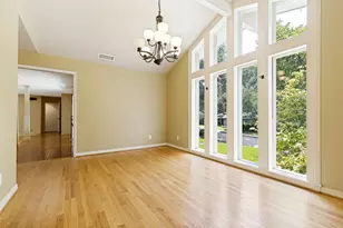 10115 Chesterton Dr, Dallas, TX 75238 - Photo 14