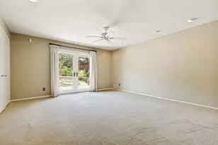10115 Chesterton Dr, Dallas, TX 75238 - Photo 22